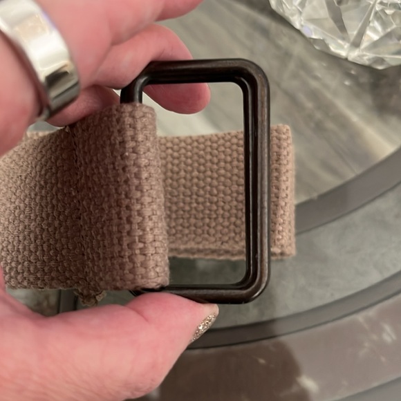 ADJUSTABLE FABRIC BELT 49in TOTAL LENGTH TAN COLOR BRAND NWOT UNKNOWN - Picture 2 of 3